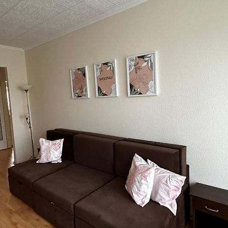 Backstage Apartment Gyor Bagian luar foto