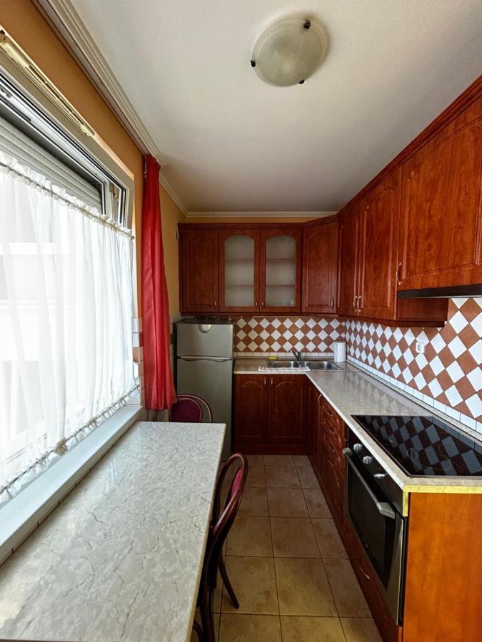 Backstage Apartment Gyor Bagian luar foto