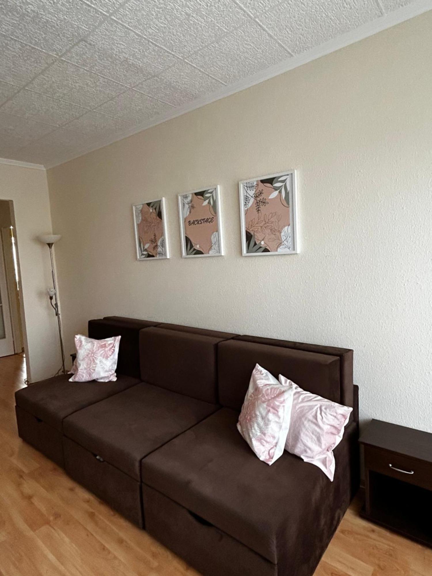Backstage Apartment Gyor Bagian luar foto